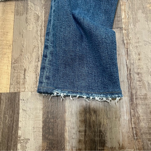 Madewell Slim Demi Boot. Size 28. Medium wash. Zip closure. Distressed hem. - Picture 8 of 8